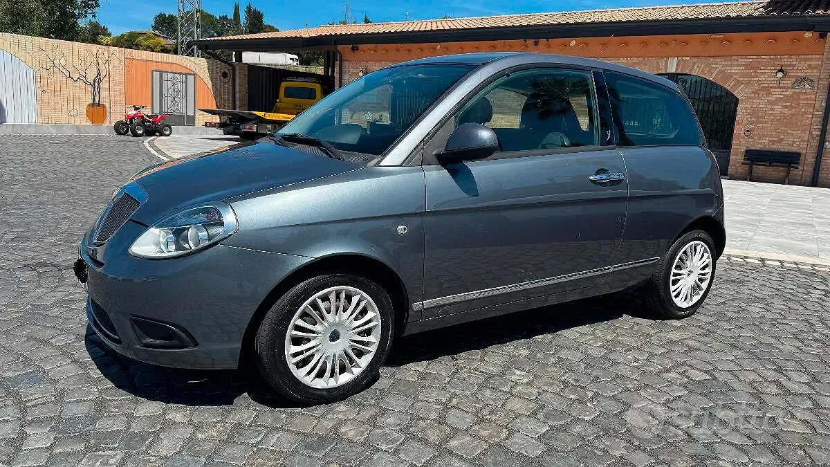 Usata Lancia Ypsilon 69 CV (50 kW) 2011 Utilitaria