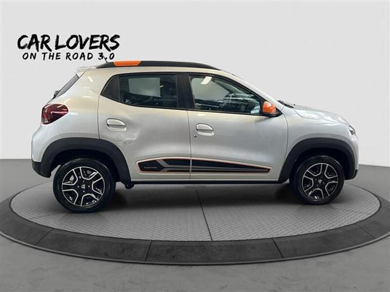 Usata Dacia Spring Comfort Plus 33 kW (45 CV) 2022 Grigio chiaro Utilitaria