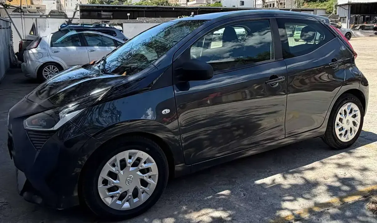 Usata Toyota Aygo Cool 72 CV (52 kW) 2019 Nero Utilitaria