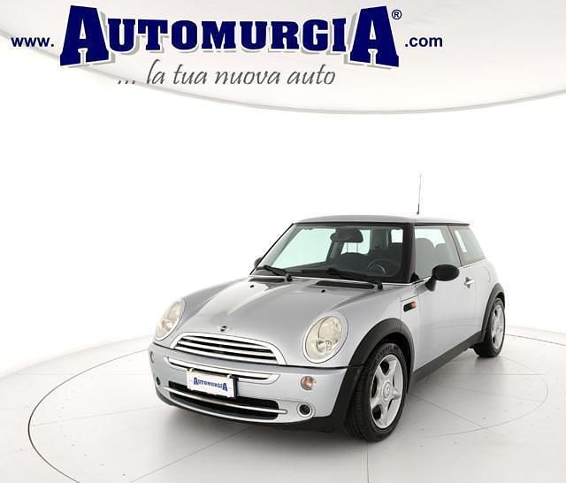 Begagnad Mini ONE 90 HK (66 kW) 2005 Silver Halvkombi