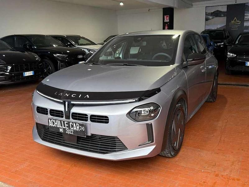 Usata Lancia Ypsilon 101 CV (74 kW) 2025 Grigio Utilitaria