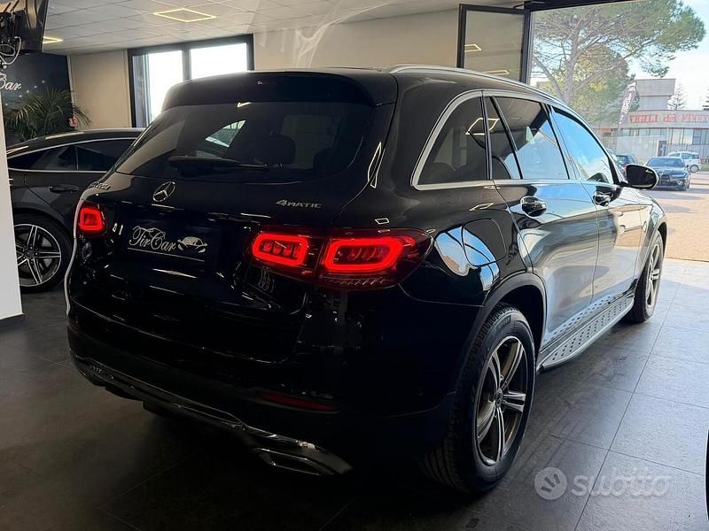 Usata Mercedes GLC220 194 CV (142 kW) 2021 Nero Berlina