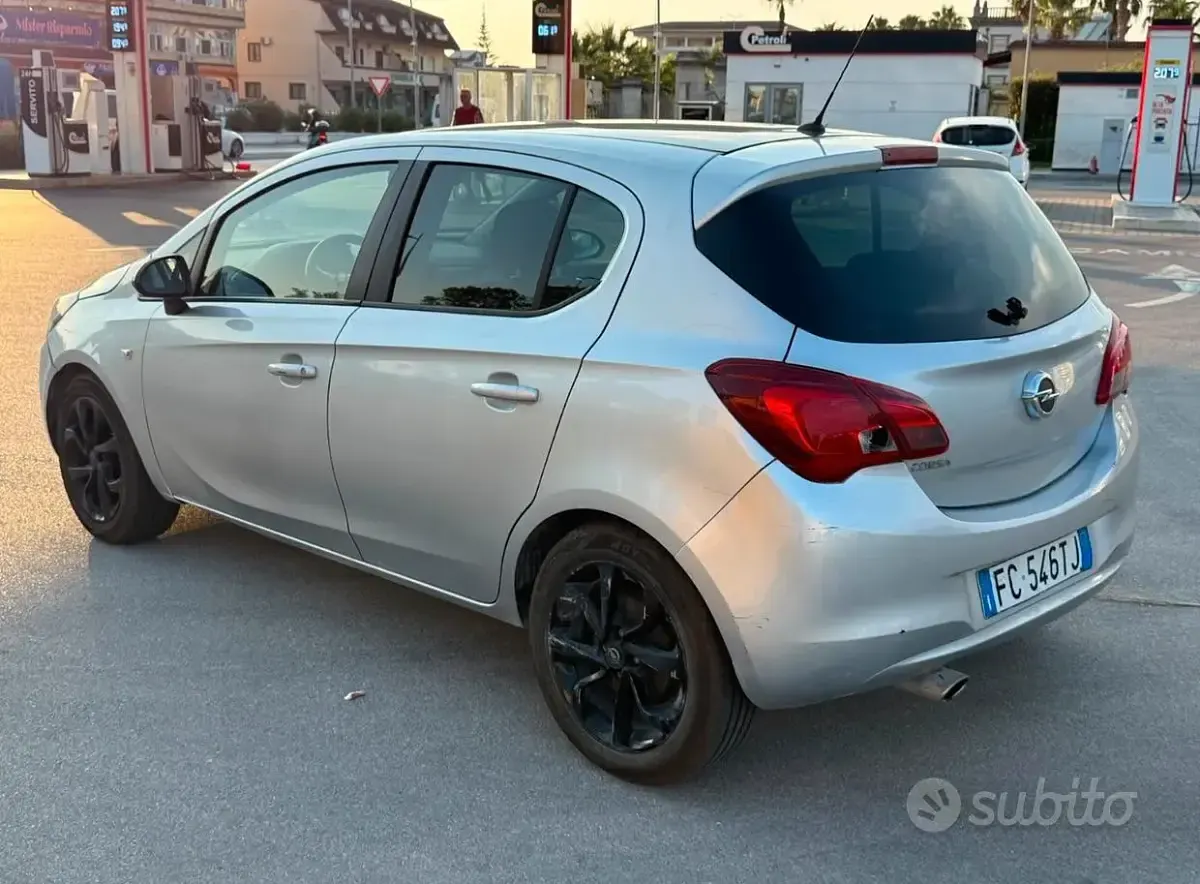 Usata Opel Corsa 90 CV (66 kW) 2016 Grigio Utilitaria