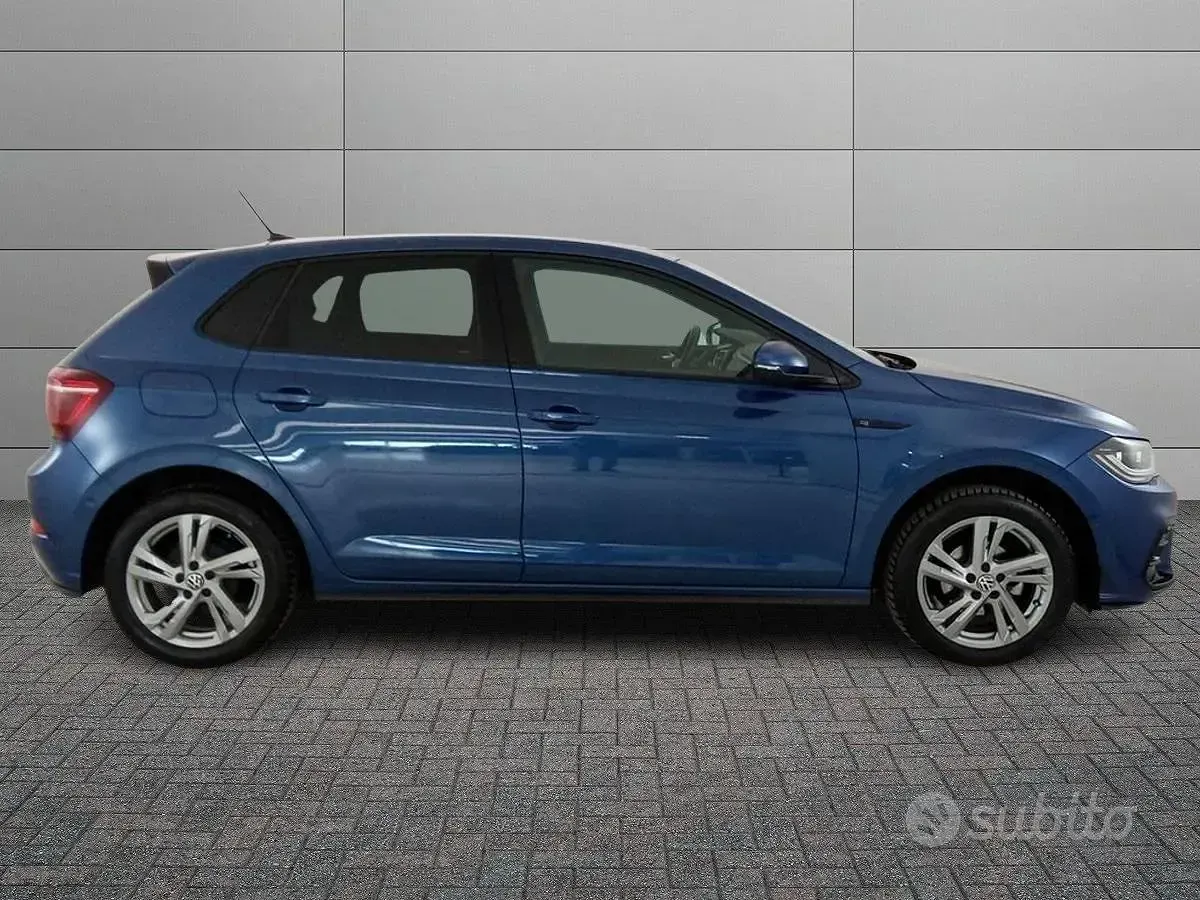 Begagnad VW Polo R-line 95 HK (69 kW) 2023 Blå Halvkombi
