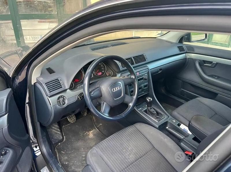 Usata Audi A4 Ambiente 140 CV (102 kW) 2004 Blu/azzurro Station wagon
