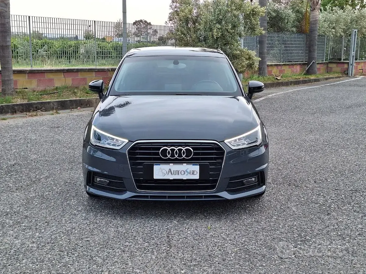 Usata Audi A1 Design 90 CV (66 kW) 2016 Grigio Utilitaria