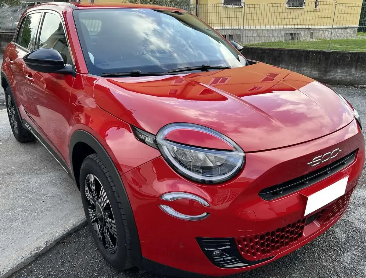 Usata Fiat 600 Pop 136 CV (100 kW) 2025 Rosso SUV