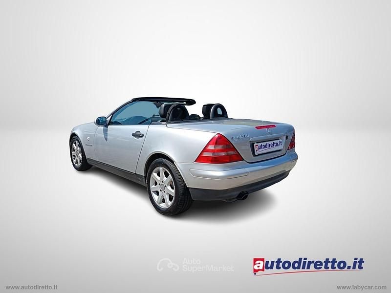Usata Mercedes SLK230 193 CV (141 kW) 1997 Argento Cabrio