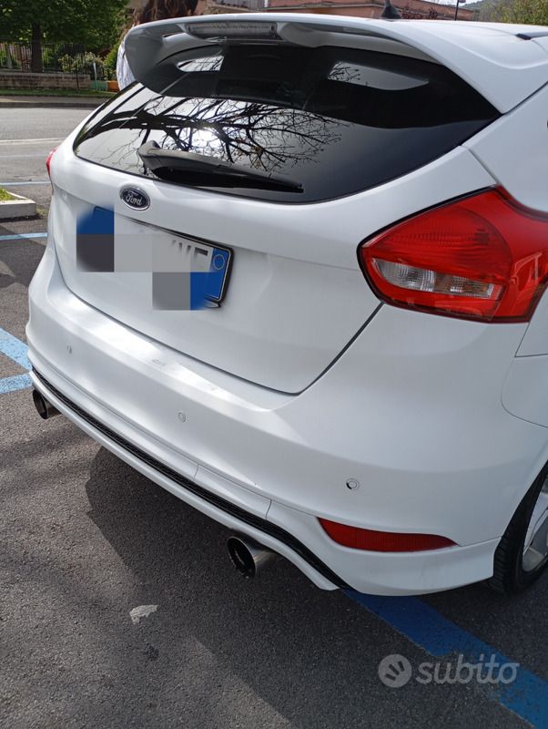 Usata Ford Focus ST-Line 120 CV (88 kW) 2016 Bianco Berlina
