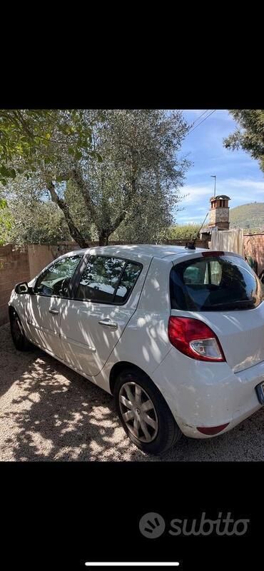 Usata Renault Clio III 75 CV (55 kW) 2009 Bianco Utilitaria
