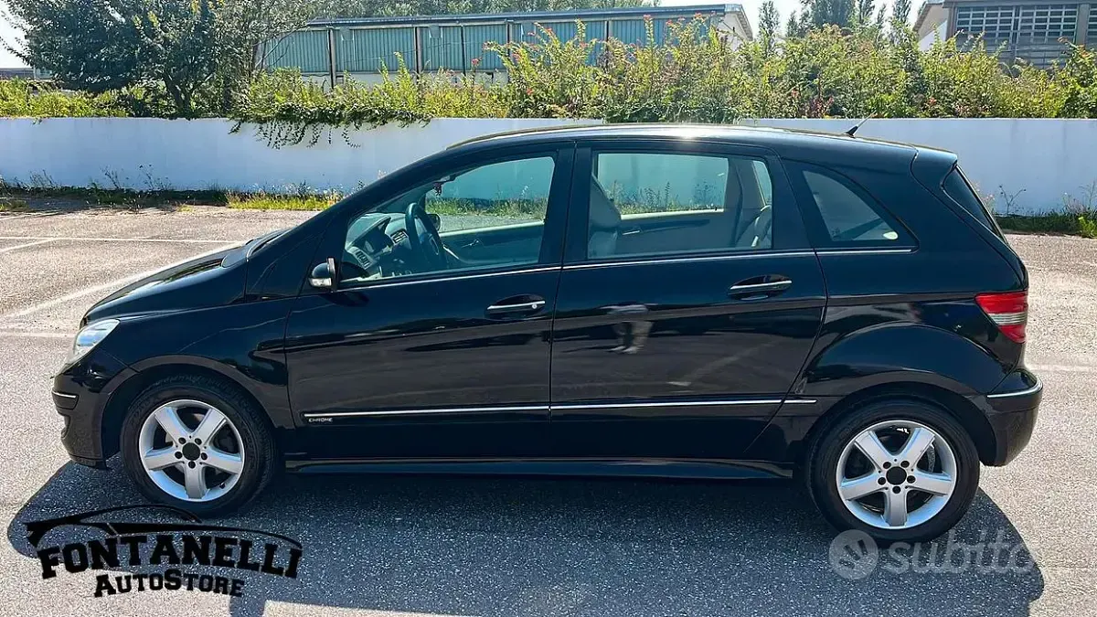 Usata Mercedes B200 140 CV (102 kW) 2007 Nero Monovolume