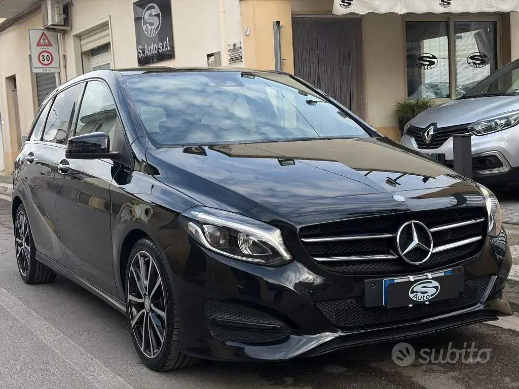 Usata Mercedes B200 136 CV (100 kW) 2016 Nero Utilitaria