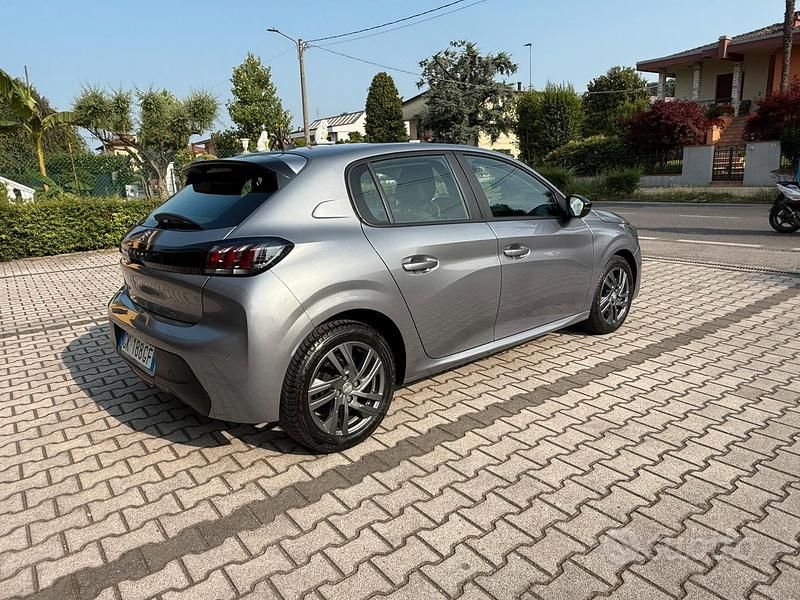 Usata Peugeot 208 Active 75 CV (55 kW) 2022 Grigio Utilitaria