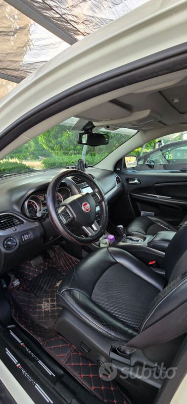 Bianco Usata 2015 Fiat Freemont Cross SUV | 9900 € (Buon prezzo) - Immagine 1/4