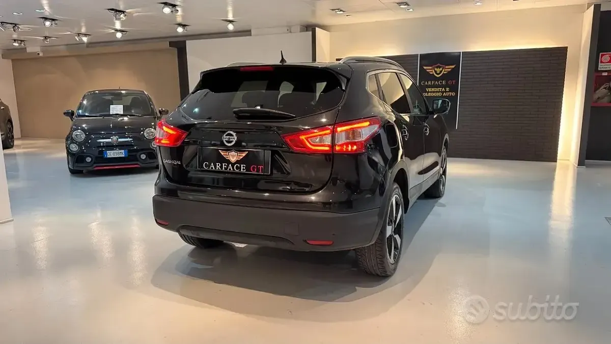 Usata Nissan Qashqai N-Connecta 110 CV (80 kW) 2017 Nero SUV