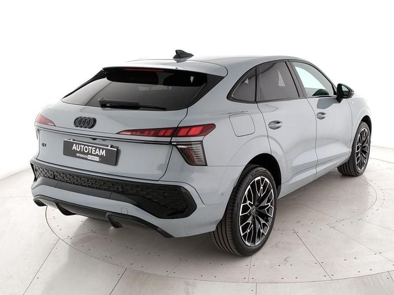 Nuova Audi Q3 Sportback S-Line 150 CV (110 kW) 2026 Verde SUV