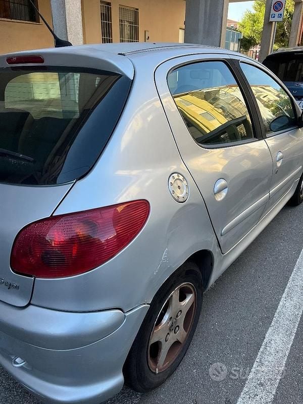 Usata Peugeot 206 88 CV (64 kW) 2008 Grigio