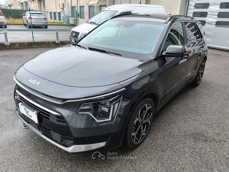 Usata Kia Niro 105 CV (77 kW) 2023 Gray SUV