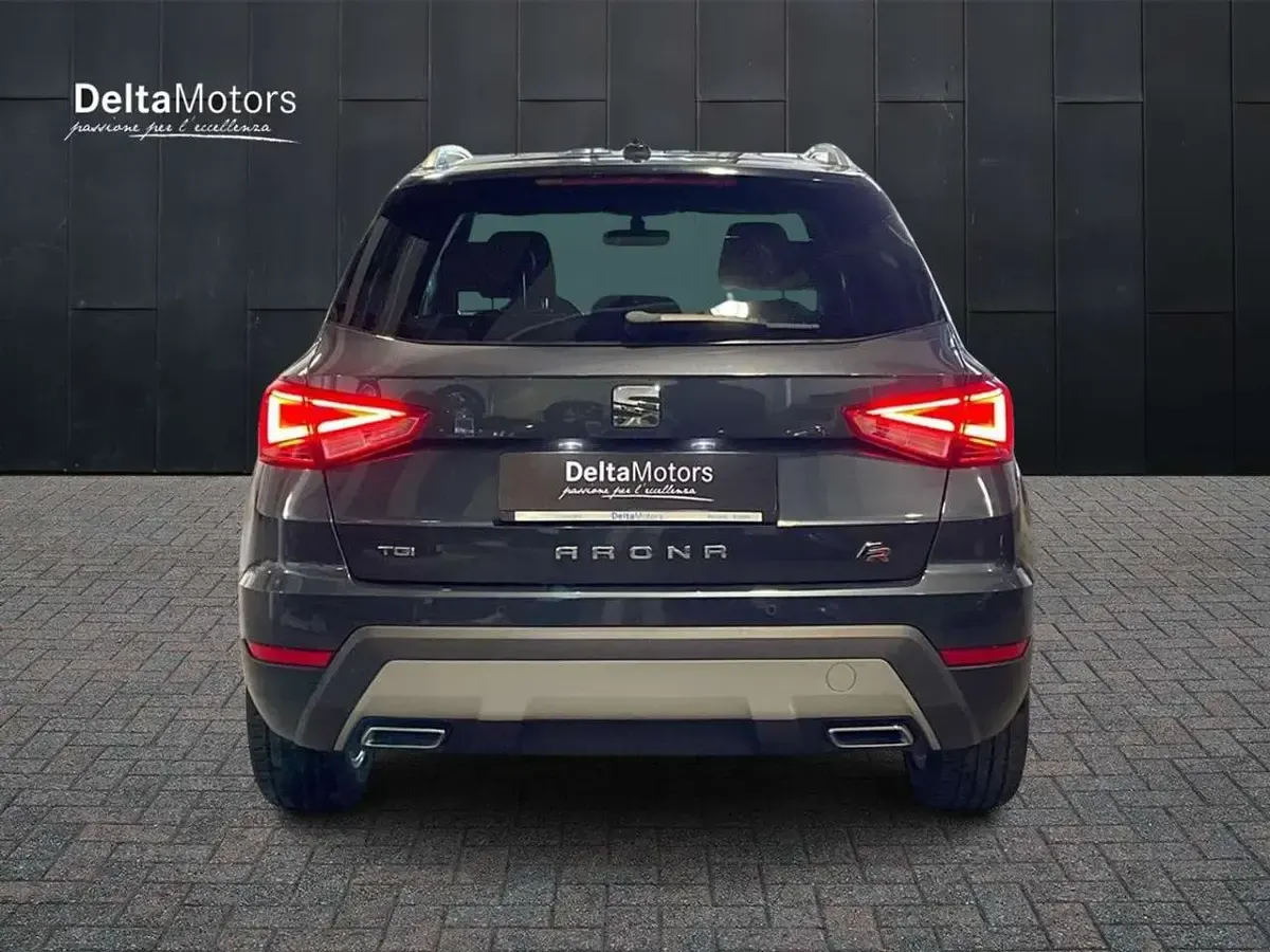 Usata Seat Arona FR 90 CV (66 kW) 2020 Grigio metallizzato SUV