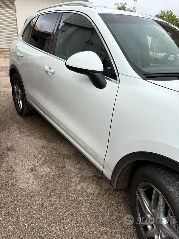 Usata Porsche Cayenne 245 CV (180 kW) 2012 Bianco SUV