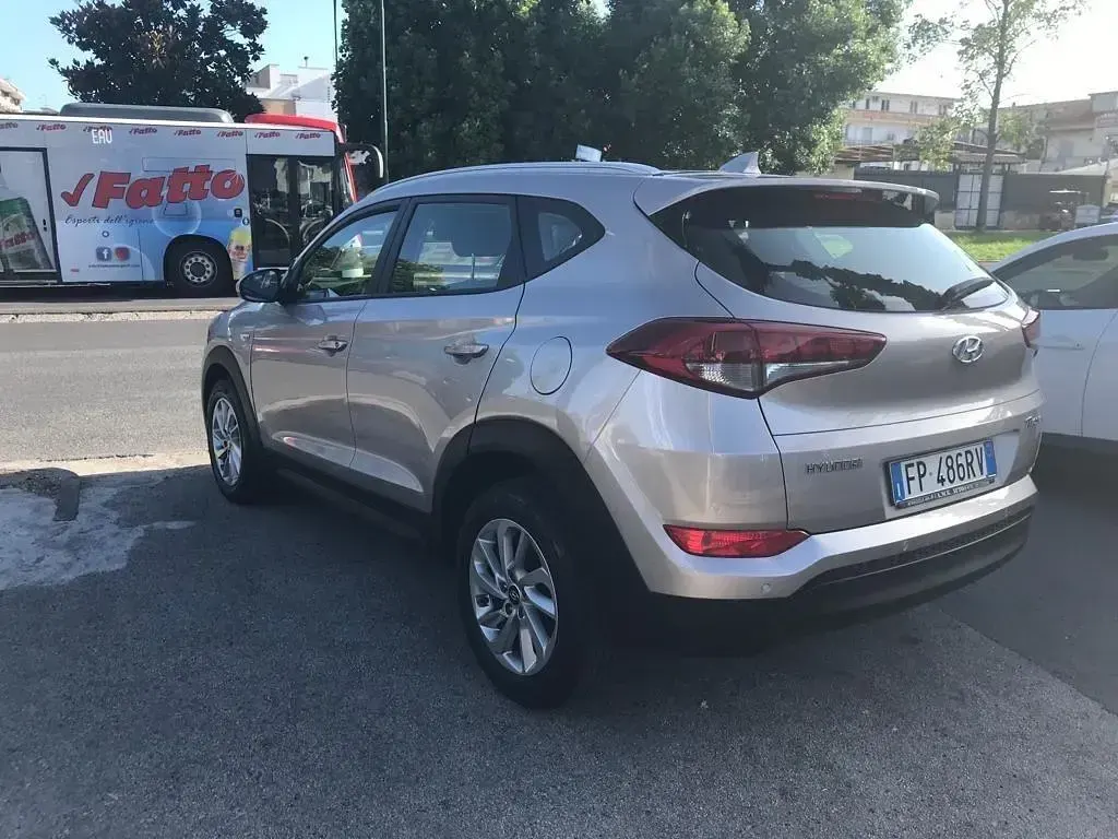 Usata Hyundai Tucson Edition 116 CV (85 kW) 2018 Oro SUV