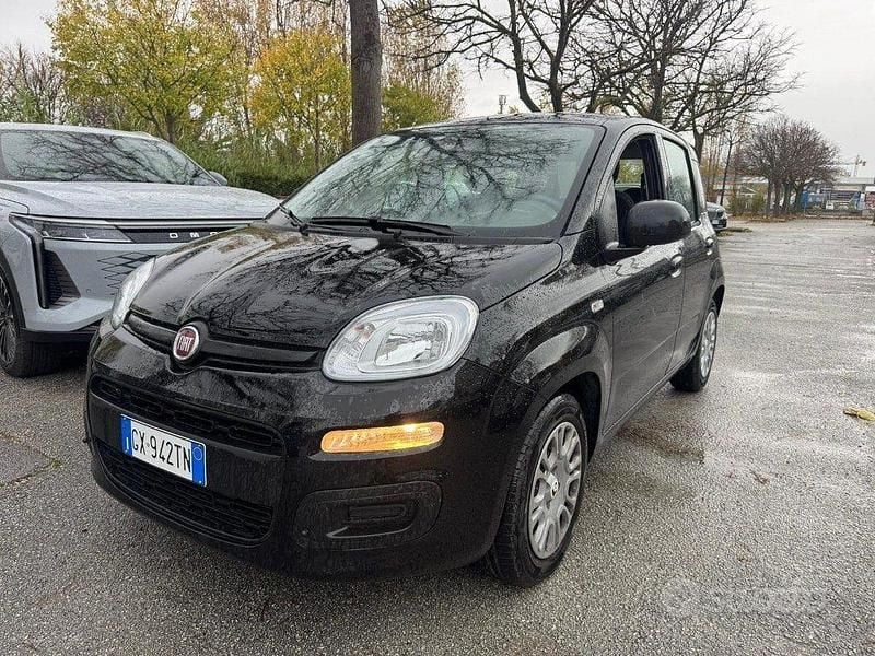 Nero Usata 2025 Fiat Panda S Tre volumi | 12.500 € (Buon prezzo) - Immagine 1/4