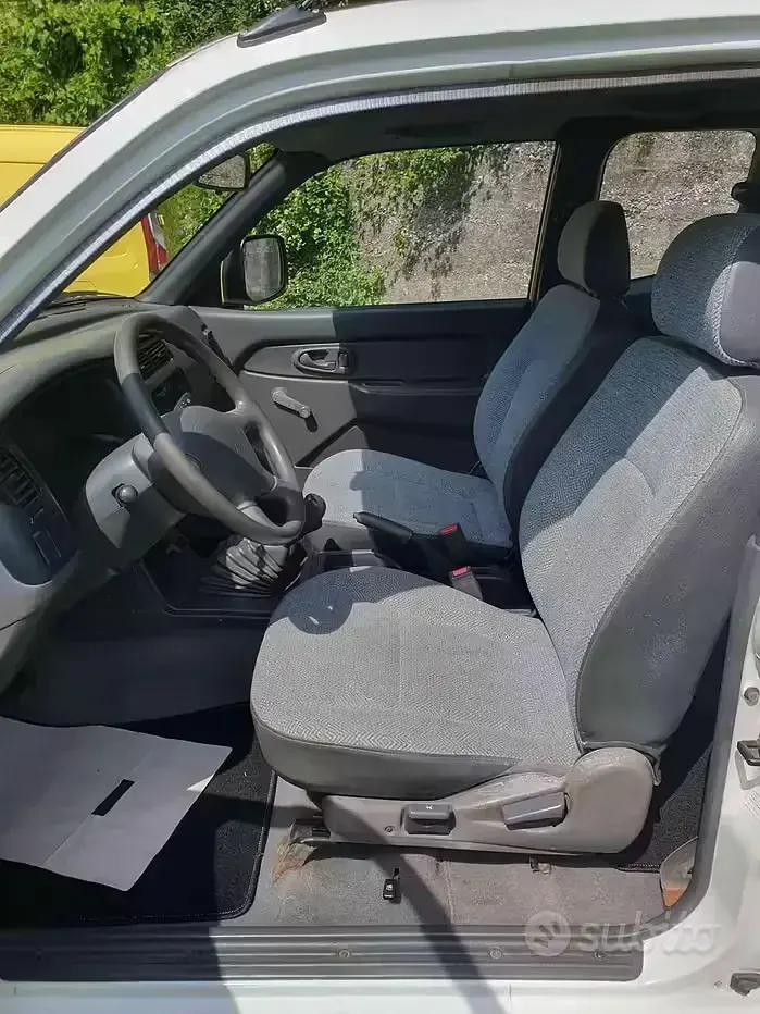 Usata Mitsubishi L200 101 CV (74 kW) 1998 Bianco Pick-up