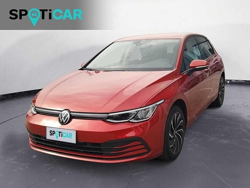 Rosso Usata 2023 VW Golf Life Tre volumi | 19.900 € (Ottimo prezzo) - Immagine 1/4