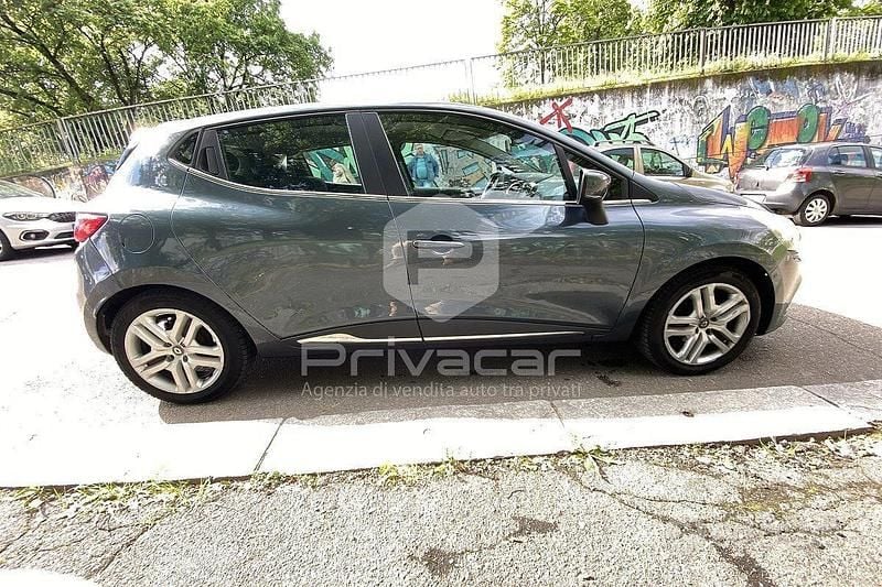 Usado Renault Clio IV Zen 75 CV (55 kW) 2016 Gris Utilitario