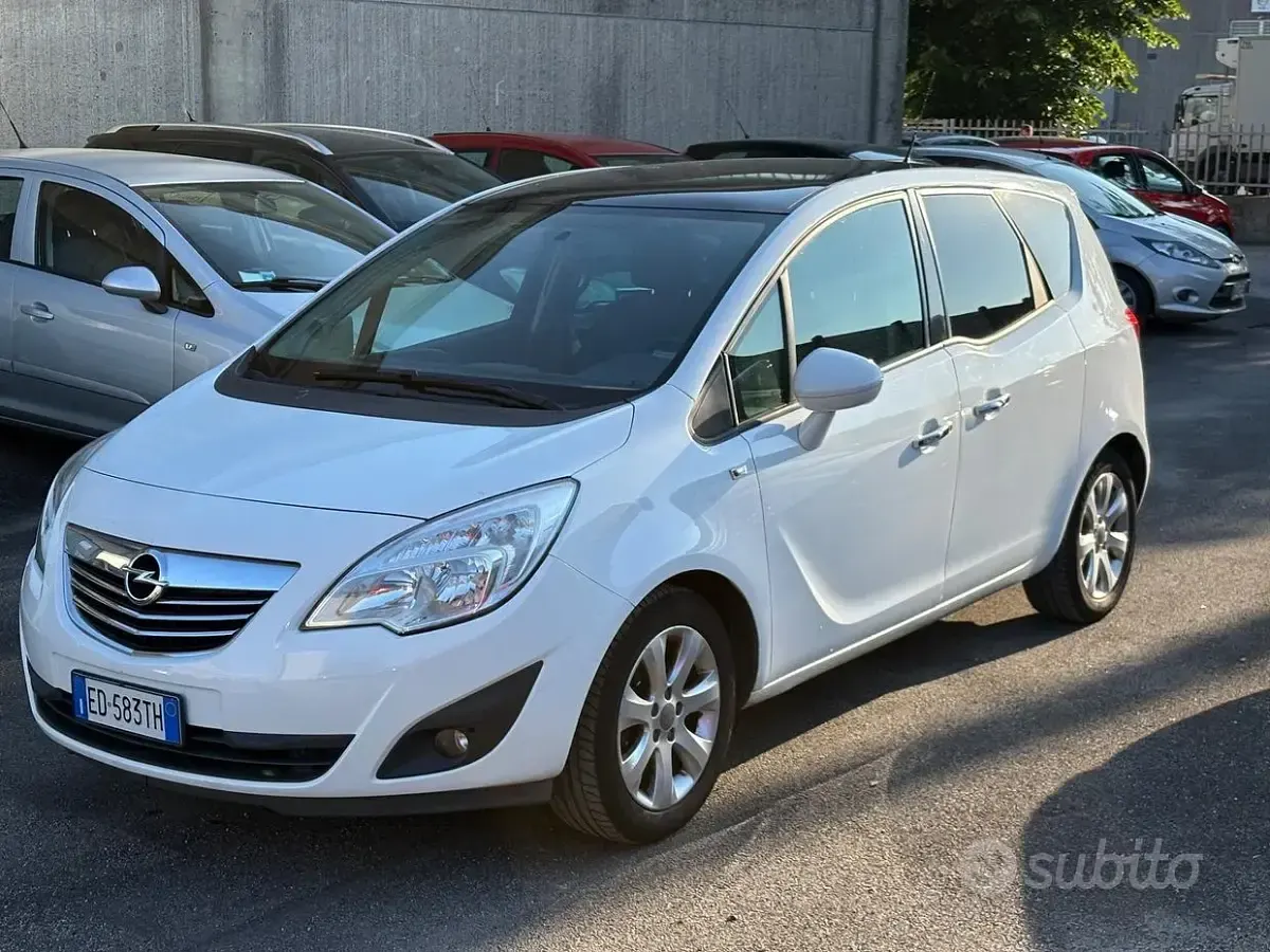 Usata Opel Meriva Cosmo 120 CV (88 kW) 2011 Bianco Monovolume