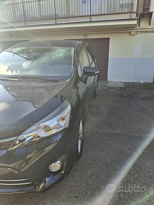 Usata Toyota Verso Style 132 CV (97 kW) 2015 Monovolume