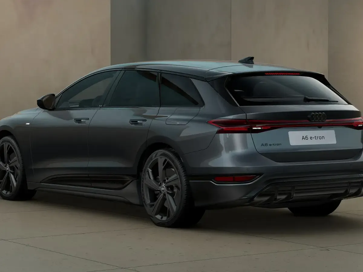 Nuova Audi A6 e-tron S-Line 269 kW (367 CV) 2026 Grigio daytona perlato Station wagon