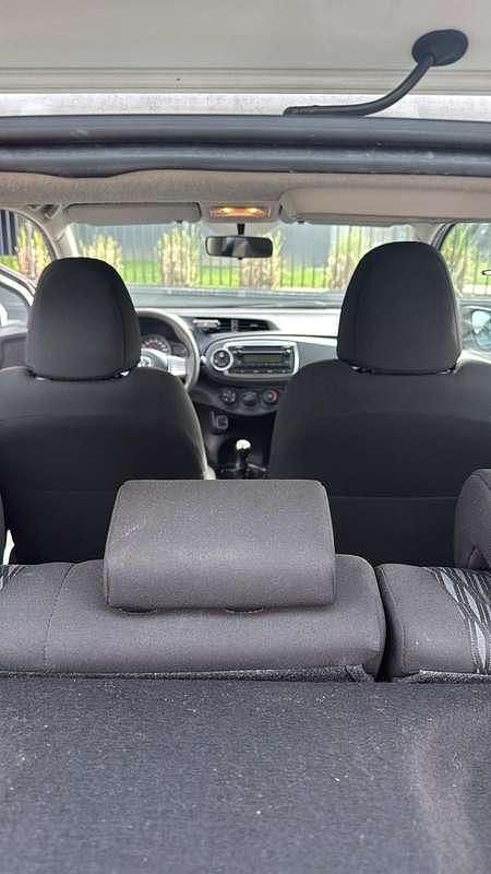 Usata Toyota Yaris Sol 65 CV (47 kW) 2013 Bianco Utilitaria