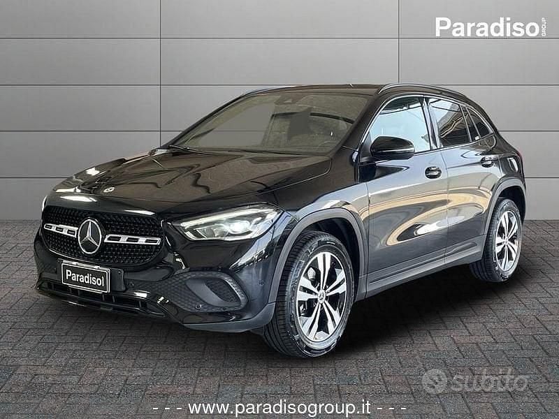 Nero Usata 2023 Mercedes GLA200 SUV | 36.300 € (Buon prezzo) - Immagine 1/4