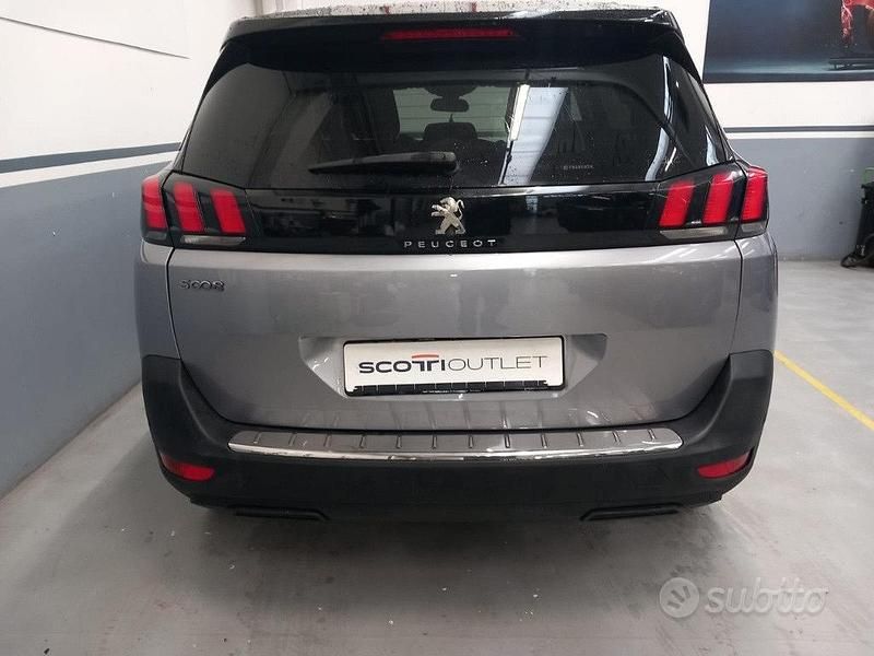 Usata Peugeot 5008 Active 131 CV (96 kW) 2020 Grigio SUV