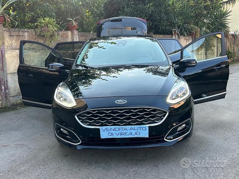 Nero Usata 2019 Ford Fiesta Vignale Tre volumi | 12.850 € (Buon prezzo) - Immagine 1/4