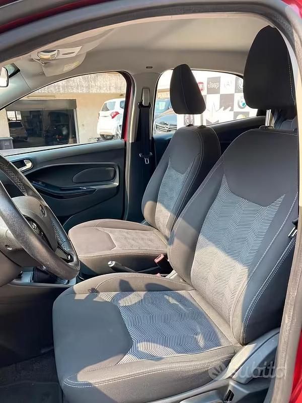Usata Ford Ka Ultimate 85 CV (62 kW) 2018 Rosso Berlina