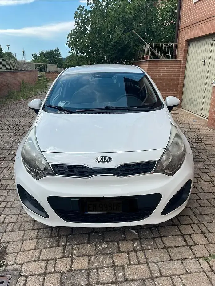 Usata Kia Rio EX 86 CV (63 kW) 2012 Bianco Berlina