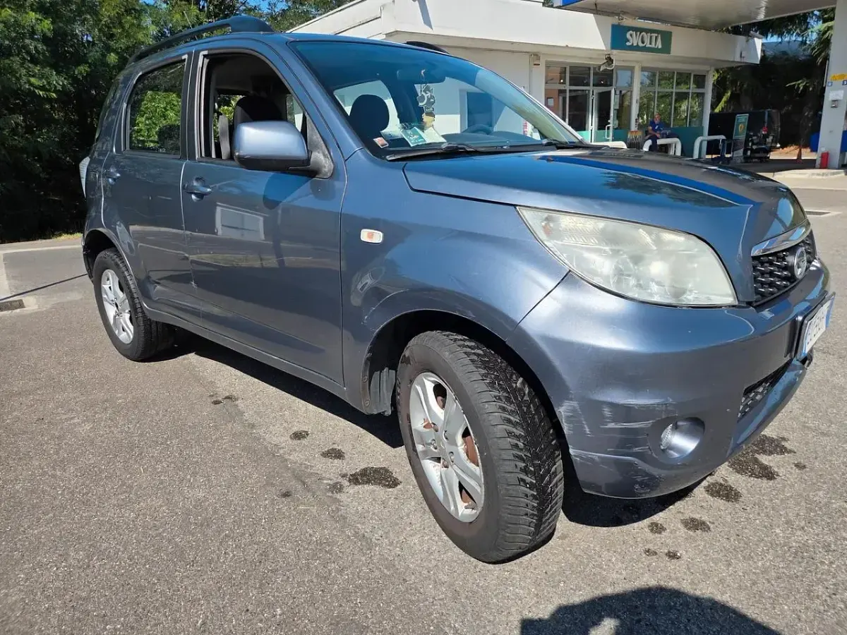Usata Daihatsu Terios 104 CV (76 kW) 2010 Grigio SUV