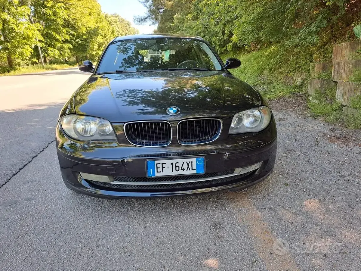 Usata BMW 118 143 CV (105 kW) 2010 Nero Utilitaria