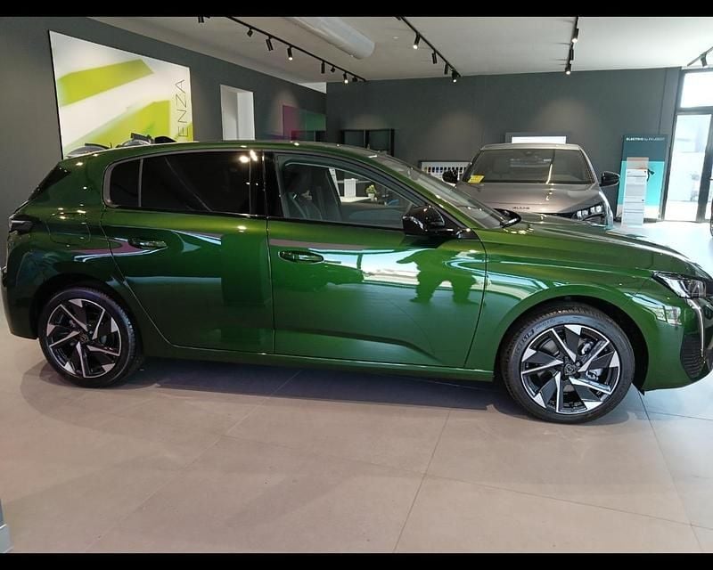 Nuova Peugeot 308 Allure 136 CV (100 kW) 2025 Verde Berlina