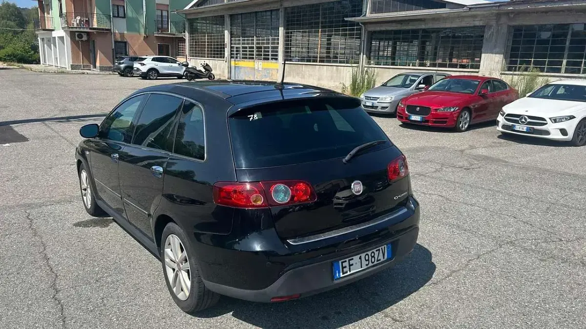 Usata Fiat Croma Dynamic 150 CV (110 kW) 2011 Nero Station wagon