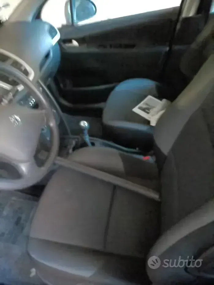 Usata Peugeot 207 68 CV (50 kW) 2010 Utilitaria