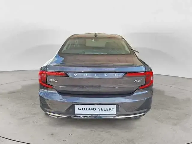 Usata Volvo S90 235 CV (172 kW) 2024 Grigio Berlina