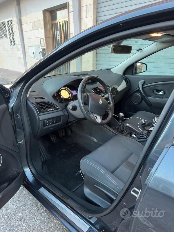 Usata Renault Mégane III 110 CV (80 kW) 2009 Grigio Utilitaria