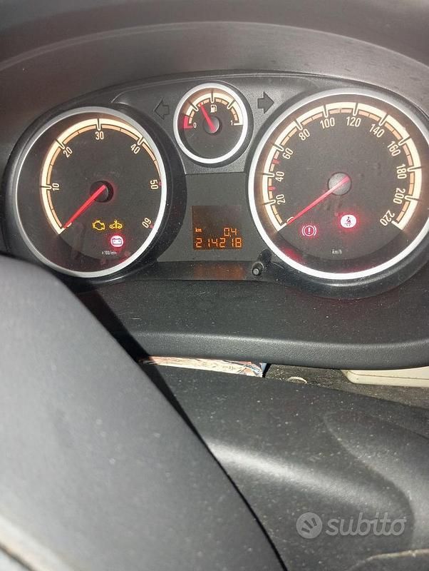 Usata Opel Corsa 75 CV (55 kW) 2014 Nero Utilitaria