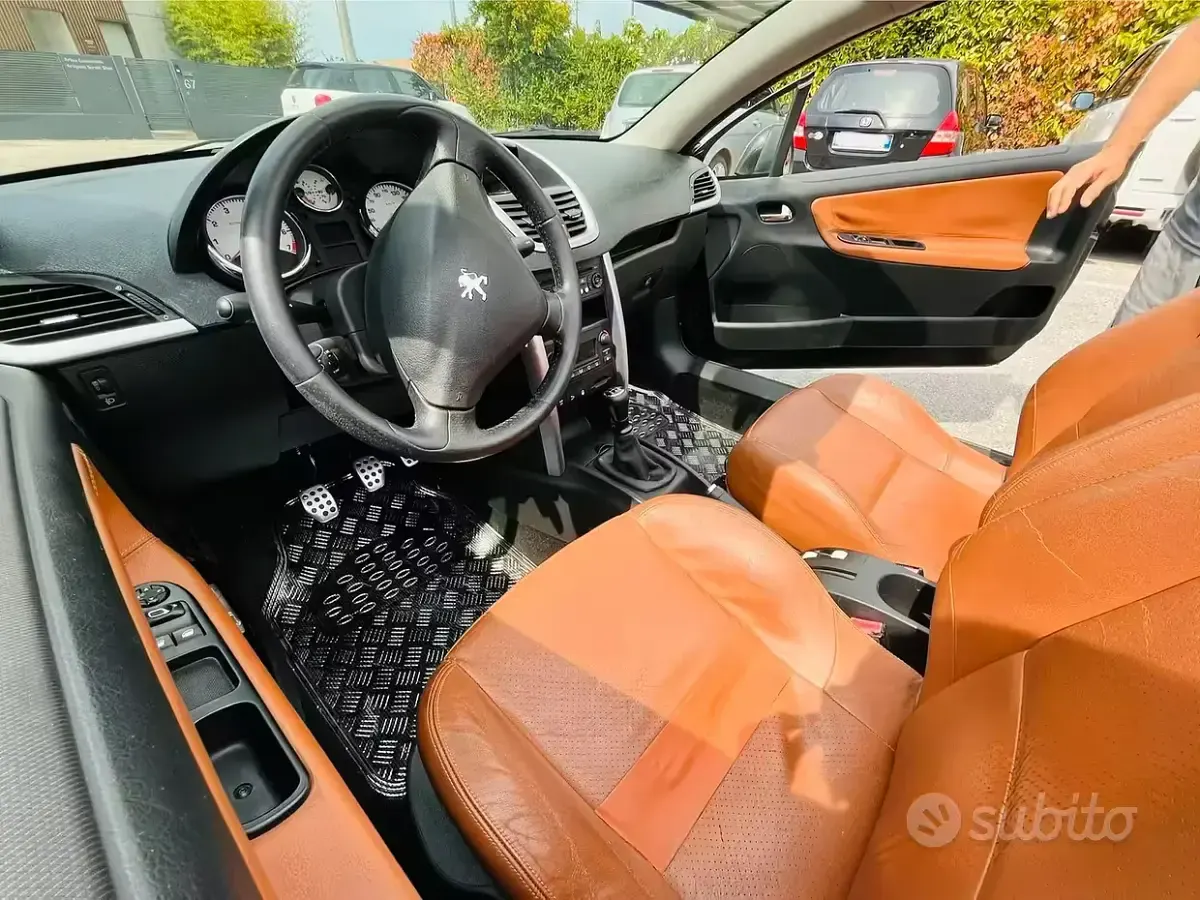 Usata Peugeot 207 CC 120 CV (88 kW) 2008 Nero Cabrio