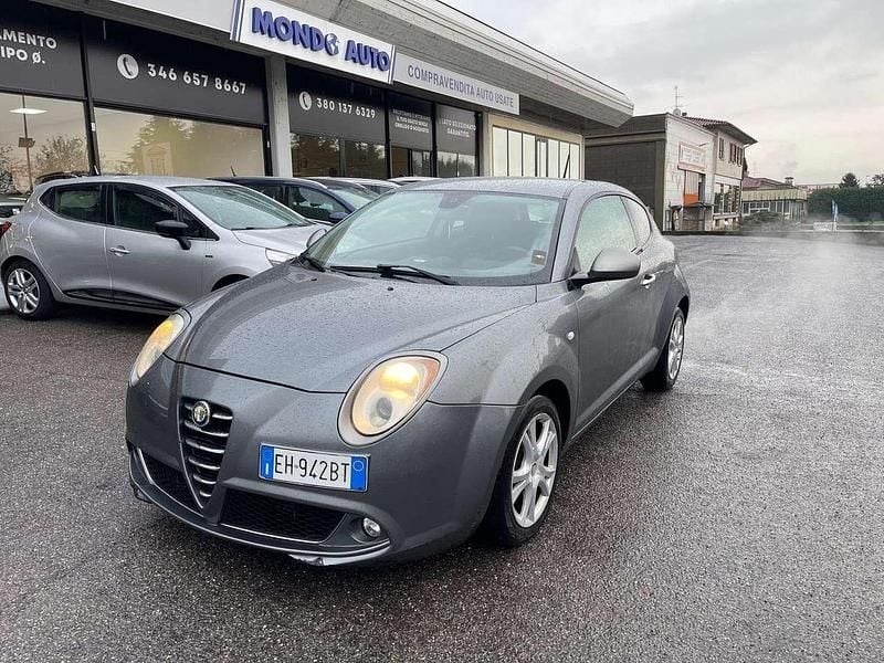Grigio Usata 2011 Alfa Romeo MiTo Distinctive Due volumi | 4500 € (Buon prezzo) - Immagine 1/4