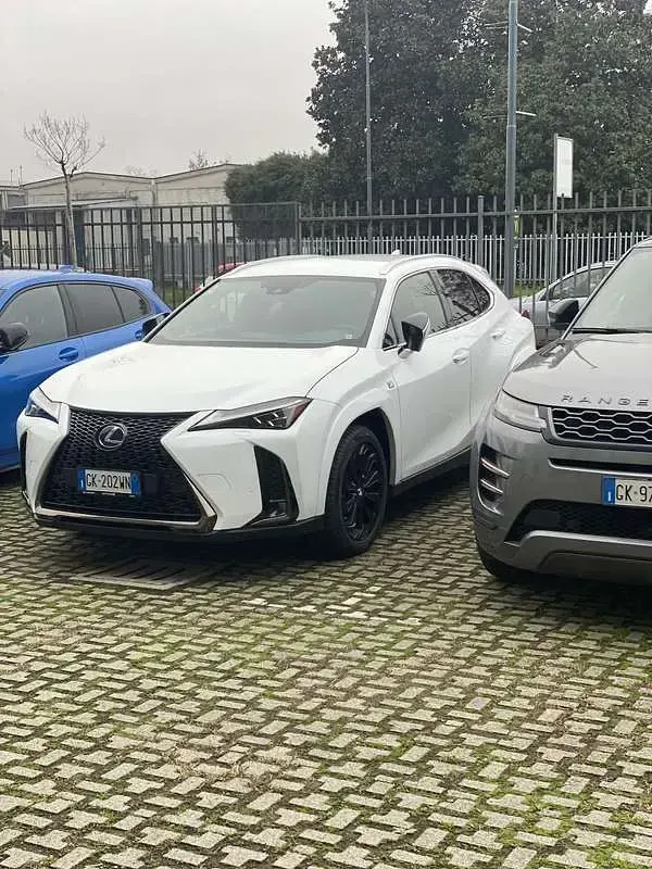 Usata Lexus UX 250h Sport Line 184 CV (135 kW) 2022 SUV