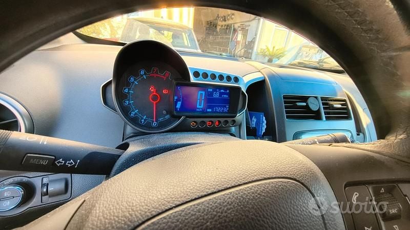 Usata Chevrolet Aveo 86 CV (63 kW) 2012 Nero Utilitaria